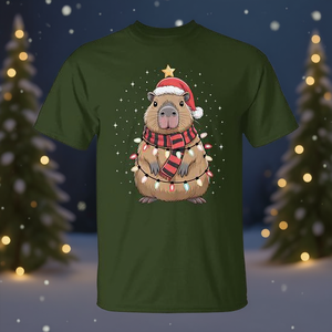 Camiseta Navideña con Gorro de Santa Capibara y Luces de Navidad, Regalo Festivo - Product Image 3