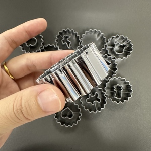 Bán Buôn 12Pcs Mini Giáng Sinh <span class=keywords><strong>Linzer</strong></span> <span class=keywords><strong>Cookie</strong></span> Máy Cắt Đặt Cây Giáng Sinh Gingerbread Người Đàn Ông Người Tuyết Elk Nướng & Nguồn Cung Cấp Bên - Product Image 2