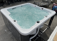 Baignoire extérieure moderne avec commande Balboa, 80 jets, mini spa pour 4-5 personnes, bain à remous extérieur avec bar, lumière LED colorée, chromothérapie