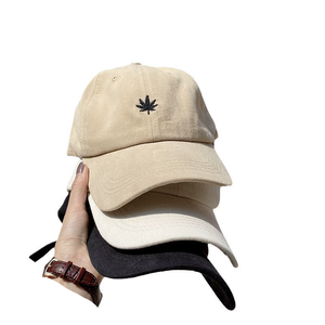 หมวกเบสบอลปักลายใบเมเปิ้ลสีดำสำหรับผู้ชายปรับได้สีทึบหลายสี - Product Image 2