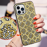 Coque de téléphone portable rigide pour iPhone 14 pro max en forme de fleur avec incrustation de diamants bling complet pour femmes, couverture arrière élégante pour filles