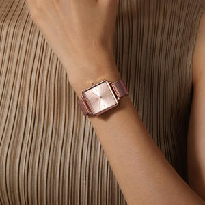 Montre-bracelet carrée de luxe Gohuos 7823, nouvelle mode, pour femme, style minimaliste, en acier doré, mouvement à quartz, bracelet en maille, magnifique montre élégante pour dames - Product Image 3