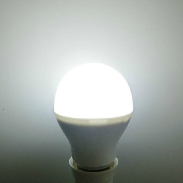 LED Smart Light Bulb 2.4G Wireless Remote Control Adjustable Color Temperature ZigBee Lora Bulb Lamp for Living Room