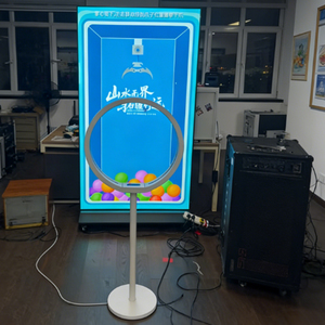 de elevación eléctrica del fabricante se utiliza como accesorio para salas de exposiciones y eventos promocionales - Product Image 1