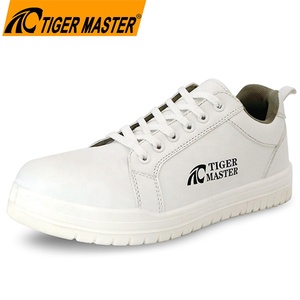 <span class=keywords><strong>Scarpe</strong></span> <span class=keywords><strong>Antinfortunistiche</strong></span> da Chef Tiger Master in Microfibra Bianca, con Punta in Fibra di Vetro Antiurto e Antiperforazione, Leggere, per Cucina - Product Image 1