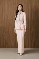 Blouse en soie douce avec accent floral et ruban à la taille, voile en tissu rose pastel Vietnam, élégant/féminin, KA69