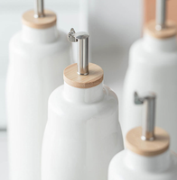 Bouteille de distributeur d'huile d'olive en céramique en stock restant de burettes en céramique en grès avec bec verseur 400 onces pour la cuisine