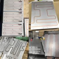 Service de fabrication sur mesure de plaques de refroidissement liquide en cuivre, usinage CNC de plaques de refroidissement à eau en aluminium pour batteries de véhicules électriques et onduleurs solaires