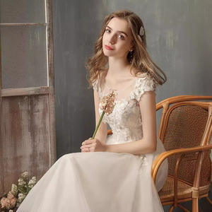 Drop Shipping 2025 New Floral Forest-Style French-Style Wedding Gown Ultra-<span class=keywords><strong>Fairy</strong></span> Simple A-Line Dress Petite Trailing <span class=keywords><strong>Tail</strong></span> for Dreamy Brides - Product Image 3