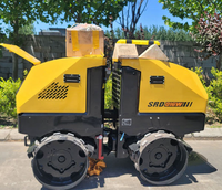 Mini rouleau de route vibrant de compacteur d'asphalte de sol SRD016W avec télécommande à vendre