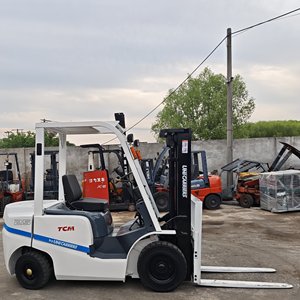 <span class=keywords><strong>TCM</strong></span> Kullanılmış 2.5 Tonluk <span class=keywords><strong>Forklift</strong></span> Japon Isuzu Motorlu İyi Bakımlı Endüstriyel <span class=keywords><strong>Forklift</strong></span> Stokta - Product Image 1