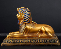 Sculpture de Sphinx égyptien vintage en pierre avec détails peints à la main, pièce d'art historique unique