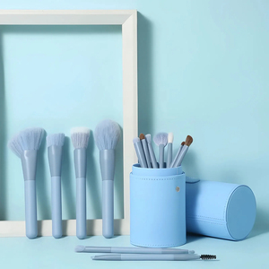 YRX Juego de 13 Brochas de Maquillaje de Madera Portátiles Azules Kabuki, Brocha Suave y Esponjosa Sintética para Bronceador, Colorete y Polvo Suelto - Product Image 4