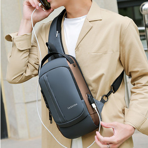Großhandel Wasserdichte Diebstahlsichere Brusttasche USB Einzel-Schultertasche Umhängetasche für Herren Mit USB-Ladegerät - Product Image 2