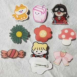 Pin de Plástico Transparente Personalizado a Precio Económico, Pines Acrílicos - Product Image 4