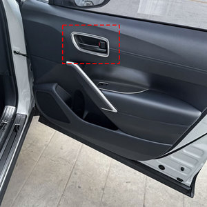 Accessori <span class=keywords><strong>interni</strong></span> automobilistici in fibra di carbonio in acciaio inossidabile OEM per 2022 <span class=keywords><strong>Toyota</strong></span> <span class=keywords><strong>Corolla</strong></span> con impugnatura a croce interna ad anello luminoso - Product Image 5
