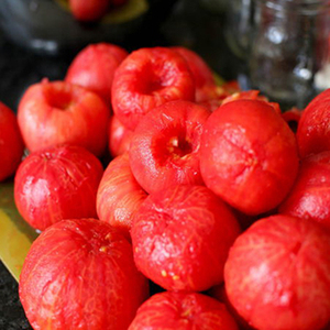 Al mejor precio, tomates pelados enteros enlatados, agua con sabor dulce conservada, hecho en China, embalaje de tambor a la venta - Product Image 5
