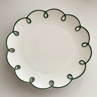 Service de vaisselle en céramique Fatroy de forme florale européenne avec bord coloré, assiettes de présentation pour les décorations de table de mariage