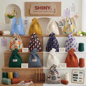 Sac de poignet tricoté haut de gamme SHINY couleur personnalisée, <span class=keywords><strong>petit</strong></span> sac fourre-tout à nœud japonais avec étiquette tissée pour femme, usage quotidien, solution tout-en-un - Product Image 1