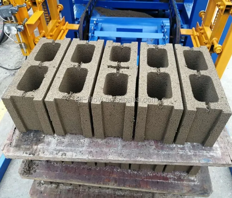 Qtj4-24 blocos de concreto oco de cimento máquina de fabricação em tanzânia com moldes de tijolos para pintura de pavimentação
