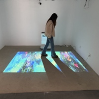 Salle de projection immersive 3D, système de cartographie interactive, projecteur holographique, affichage mural et au sol à 360 degrés, salle de banquet