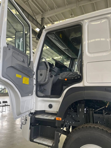 รถบรรทุกหัวลากดีเซล SINOTRUCK 6X4 เครื่องยนต์ Feng Niao >50 ตัน >450 แรงม้า ยูโร 5 พวงมาลัยซ้าย เกียร์อัตโนมัติ ใหม่ สำหรับขนส่งในงานเหมือง - Product Image 5