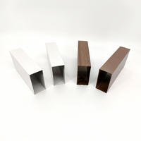 Profilé en aluminium effet bois de luxe en forme de U pour système de plafond suspendu dans la décoration des bureaux et des hôtels