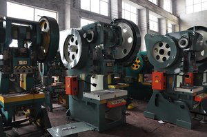 เครื่องปั๊มโลหะแบบกลไกขนาด 6.5-100 ตัน ราคาคุ้มค่าจาก CHZOM ปี 2025 สำหรับการปั๊มขึ้นรูปชิ้นส่วนยึด - โรงงานจีน J23-160T Punchin - Product Image 4