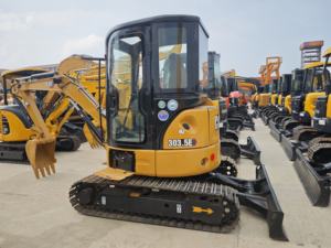 Pelleteuse Caterpillar CAT303.5ECR d'occasion Mini digesteur du Japon Machines de terrassement Pompe à moteur Pelleteuse de terre d'occasion CAT 304c 303cr - Product Image 4