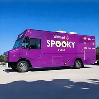 Remorque alimentaire mobile de style urbain, violette, personnalisable avec impression de marque, chariot de restauration mobile avec plusieurs fenêtres de service