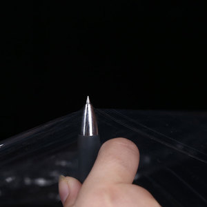 Bám <span class=keywords><strong>Flim</strong></span> bám phim bọc thực phẩm nhựa nhà máy chuyên nghiệp cấp thực phẩm <span class=keywords><strong>PVC</strong></span> Bộ phim kéo dài tùy chỉnh OEM cuộn trong suốt - Product Image 5