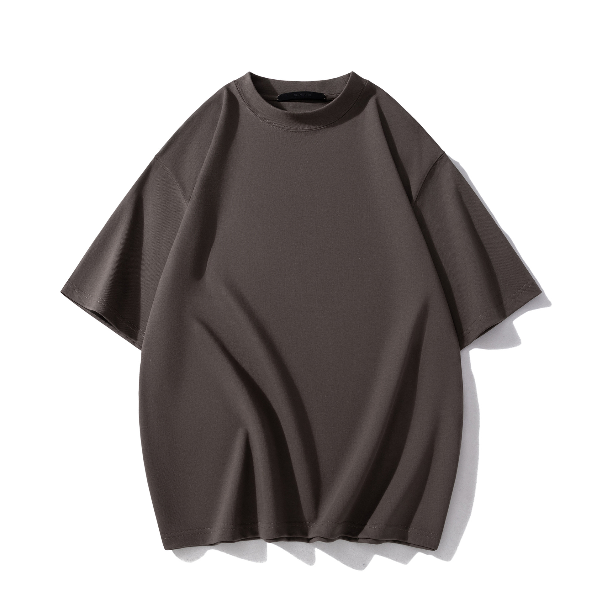 Gris oscuro