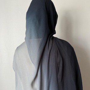 Vente chaude élégant Ombre imprimé Floral Bandana qualité supérieure léger respirant Modal écharpe pour les femmes musulmanes Hijab - Product Image 1