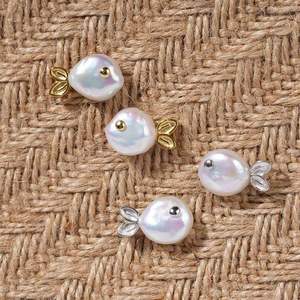 Collier pendentif en perle d'<span class=keywords><strong>eau</strong></span> <span class=keywords><strong>douce</strong></span> naturelle baroque plaqué or 18 carats avec <span class=keywords><strong>poisson</strong></span>-clown et <span class=keywords><strong>poisson</strong></span> <span class=keywords><strong>rouge</strong></span>, collection animaux marins pour femmes - Product Image 4