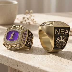 Anello del Campionato NBA 2020 dei <span class=keywords><strong>Los</strong></span> <span class=keywords><strong>Angeles</strong></span> <span class=keywords><strong>Lakers</strong></span> Personalizzato, Accessorio Maschile di Tendenza - Product Image 1