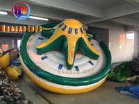 Jeu d'eau extérieur 4.5m gonflable durable bateau remorquable à eau bateau de poulpe gonflable bateau de poisson volant pour enfants et adultes
