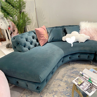 Canapé Chesterfield incurvé en forme de L avec boutons modernes Ensembles de canapés d'angle rembourrés en velours Ensemble de canapés de salon modulaires