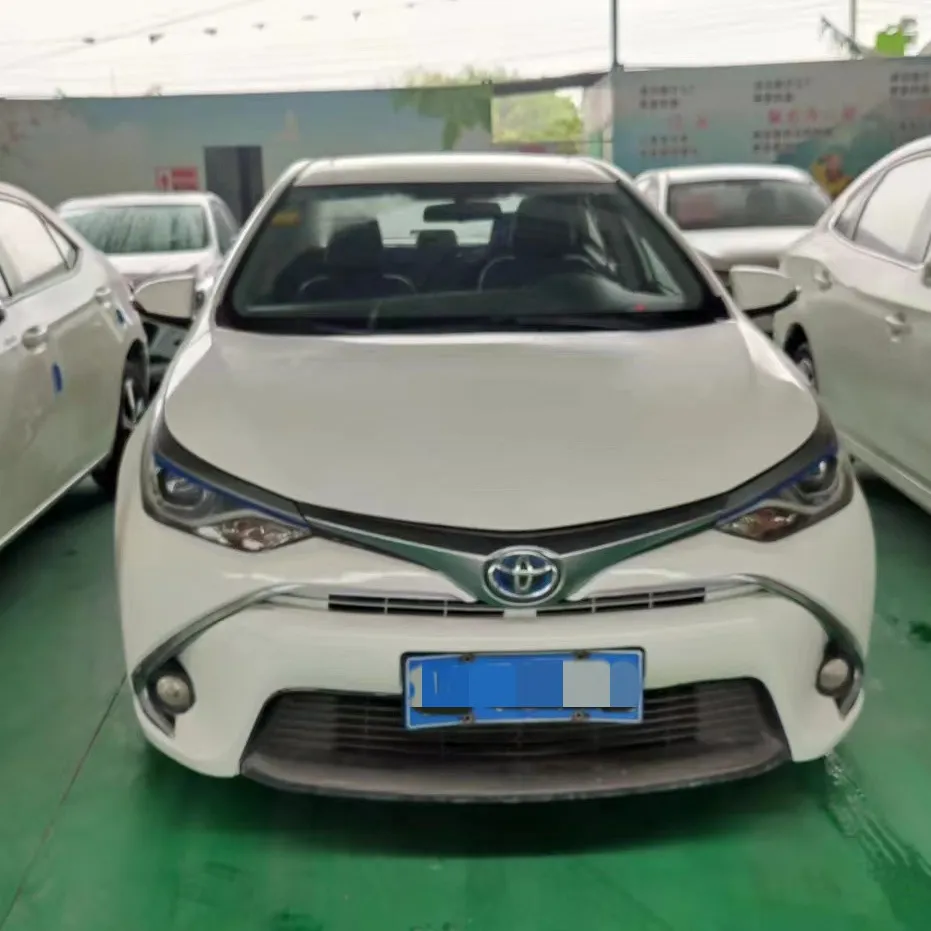 Cheap Good Condition Second Hand 2017 Model 1.8L Hybrid Vehicles Fairly Used Cars Toyota Corolla Levin