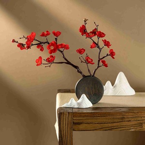 ดอกพลัมประดิษฐ์ กิ่งเดี่ยว สีแดง สำหรับตกแต่งงานแต่งงานและบ้าน - Product Image 1