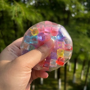 ลูกบอลบีบสีรุ้งทำมือจากญี่ปุ่น ทำจากมอลโทส เนื้อนุ่ม TPR บีบแล้วคืนตัวช้า ของเล่นบีบคลายเครียดสำหรับเด็ก - Product Image 4