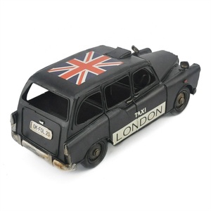 Modèle de taxi noir londonien avec drapeau britannique fait <span class=keywords><strong>à</strong></span> la main, objets d'art et de collection pour la décoration de la maison et du bureau, designs d'artisanat en métal, décorations - Product Image 5