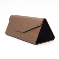Étui à lunettes pliable triangulaire de haute qualité, magnétique, en PU léger, portable, boîte pour lunettes de soleil
