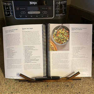 Support <span class=keywords><strong>de</strong></span> <span class=keywords><strong>livre</strong></span> <span class=keywords><strong>de</strong></span> cuisine en bois pour comptoir <span class=keywords><strong>de</strong></span> cuisine, support <span class=keywords><strong>de</strong></span> <span class=keywords><strong>livre</strong></span> <span class=keywords><strong>de</strong></span> recettes en noyer fait main pour lire mains libres - Product Image 5
