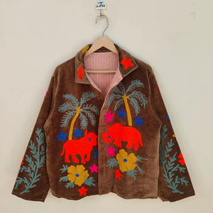 Chaqueta Suzani de Terciopelo con Bordado Animal Hecho a Mano y Diseño Floral, Abrigo Boho Colorido para Festivales, Prenda Exterior Única - Product Image 1