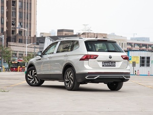 Voiture d'occasion <span class=keywords><strong>2023</strong></span> <span class=keywords><strong>Volkswagen</strong></span> <span class=keywords><strong>Tiguan</strong></span> L 380TSI <span class=keywords><strong>R</strong></span>-<span class=keywords><strong>Line</strong></span> AWD | SUV 7 places | 220HP 2.0T Essence 37000KM - Product Image 4