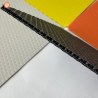 Panneau alvéolaire en PP de 5 mm, surface à bulles, 1220*2440 mm, couleur personnalisée, structure de coque de protection pour valise de transport aérien