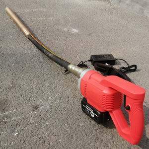 Prezzo all'ingrosso testa di vibrazione in metallo batteria al litio cemento vibrante con pompa morbida 1.2m/1.5m adatto per cantieri - Product Image 2