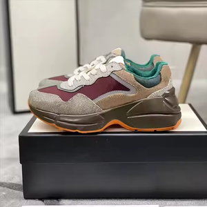 Chaussures de marche de luxe en cuir véritable de créateur 2025, baskets pour hommes de marques célèbres, vente en gros de haute qualité pour femmes - Product Image 1