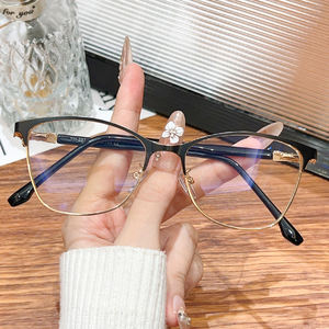 Modieuze Nieuwe Fotochromische Anti-Blauwe Lichtbril Voor Katten, Trendy Metalen Brilmonturen Voor Zowel Mannen Als Vrouwen - Product Image 6