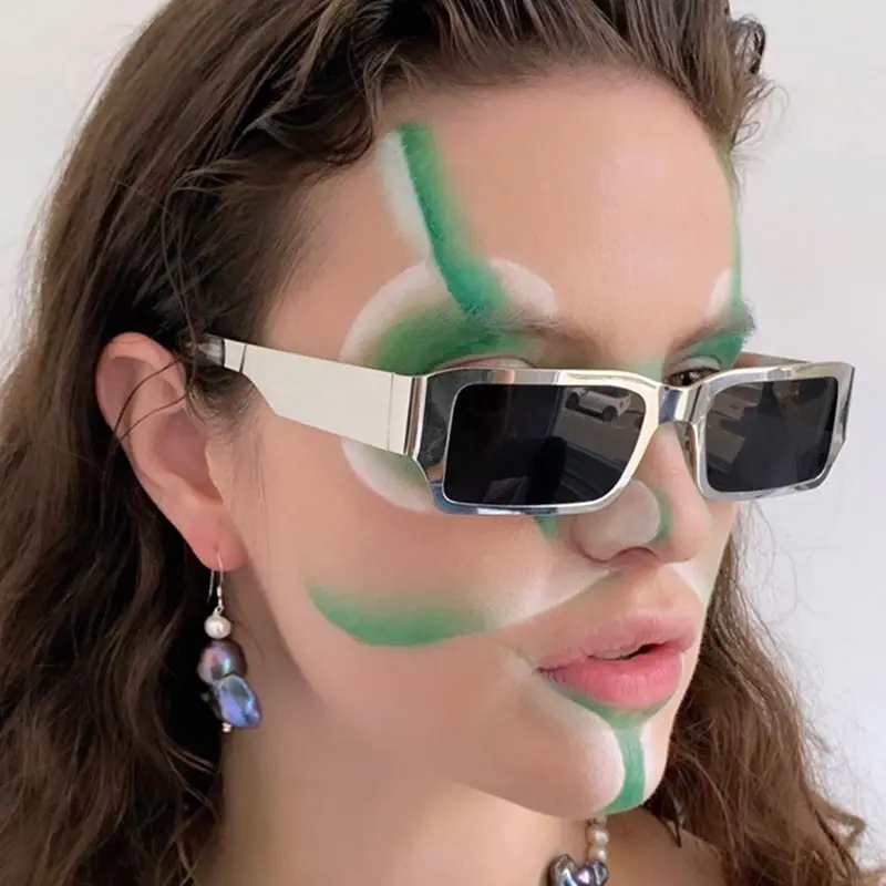 Y2Kโลหะกรอบเล็กShadesบุรุษเหล็กหนังแฟชั่นผู้หญิงแว่นตากันแดดสแควร์ 2024 Punkที่ไม่ซ้ํากันหรูหราVINTAGEเงินแว่นตา